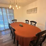 Whole House+Renovated+Pool+Lanai+Bbq+Close To All