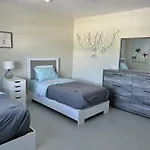 Close To Everything! Perfect Basecamp For Wpb