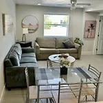 Close To Everything! Perfect Basecamp For Wpb