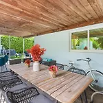 Chic Downtown Home 42 And Guest Home 11