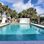 Coral Sands 1Br/1Ba Close 2 Beach!