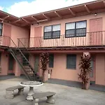 Helen Apartments & Motel