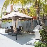Tropical Garden Bungalow B