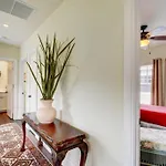Sunny Days Walking Distance To Everything! Villa