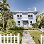 West Palm Beauty With Private Pool Home