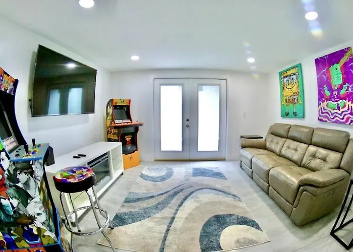 Home In West Palm Beach, Fl -Ware