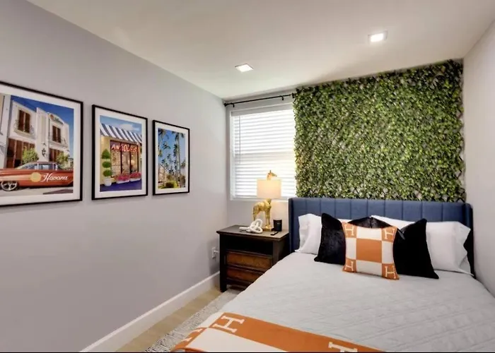 Lytle Palm Villa - Brand New!