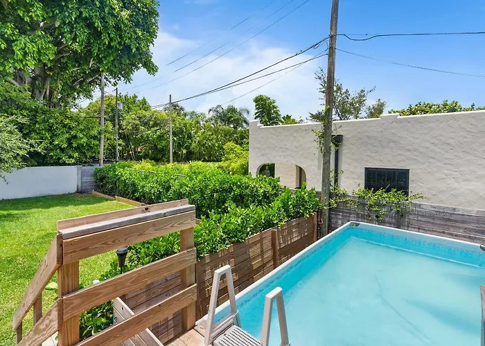 Luxury Downtown West Palm Beach Cottage!
