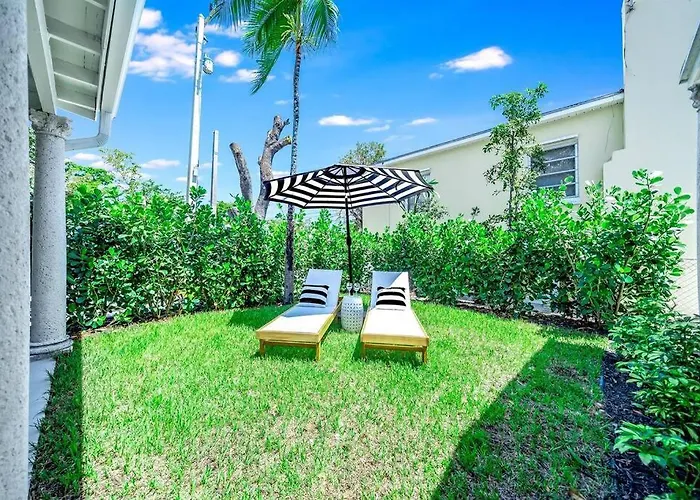 Palm Wave Says - Quietness In Best Location