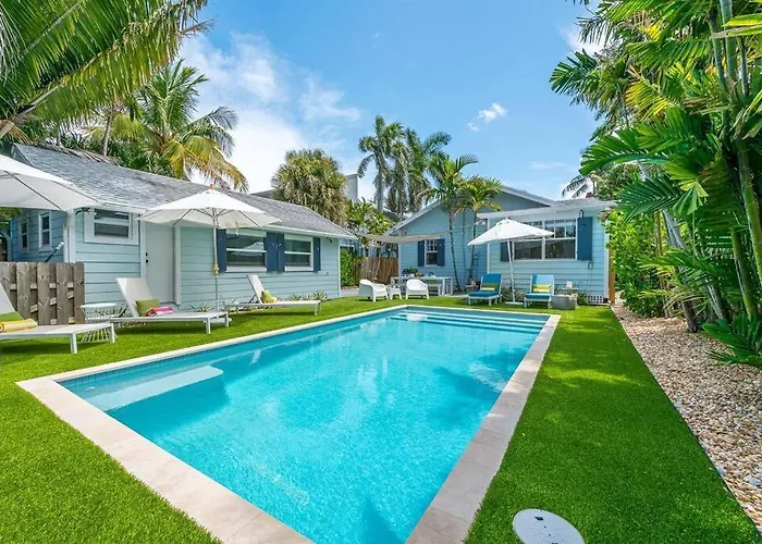 Modern Designer Gem Flamingo Park With Private Pool & Cottage
