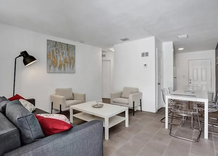 Downtown West Palm Beach, 2 Bedroom Vacation Home