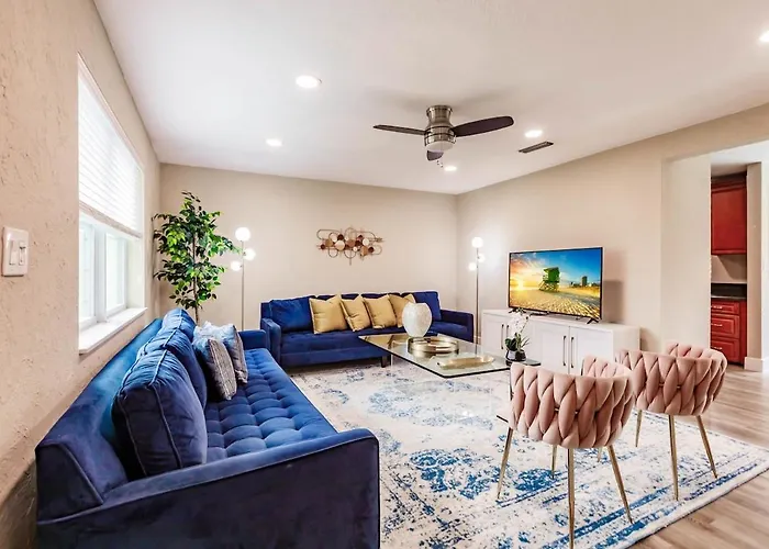 Stylish 3Br Family Retreat In Lake Park