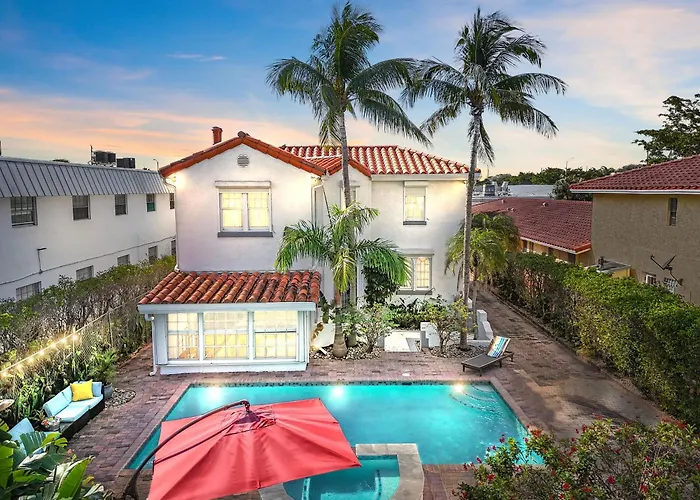 1926 Mediterranean Home With Heated Pool Sleeps 12