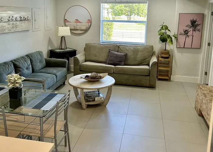 Close To Everything! Perfect Basecamp For Wpb