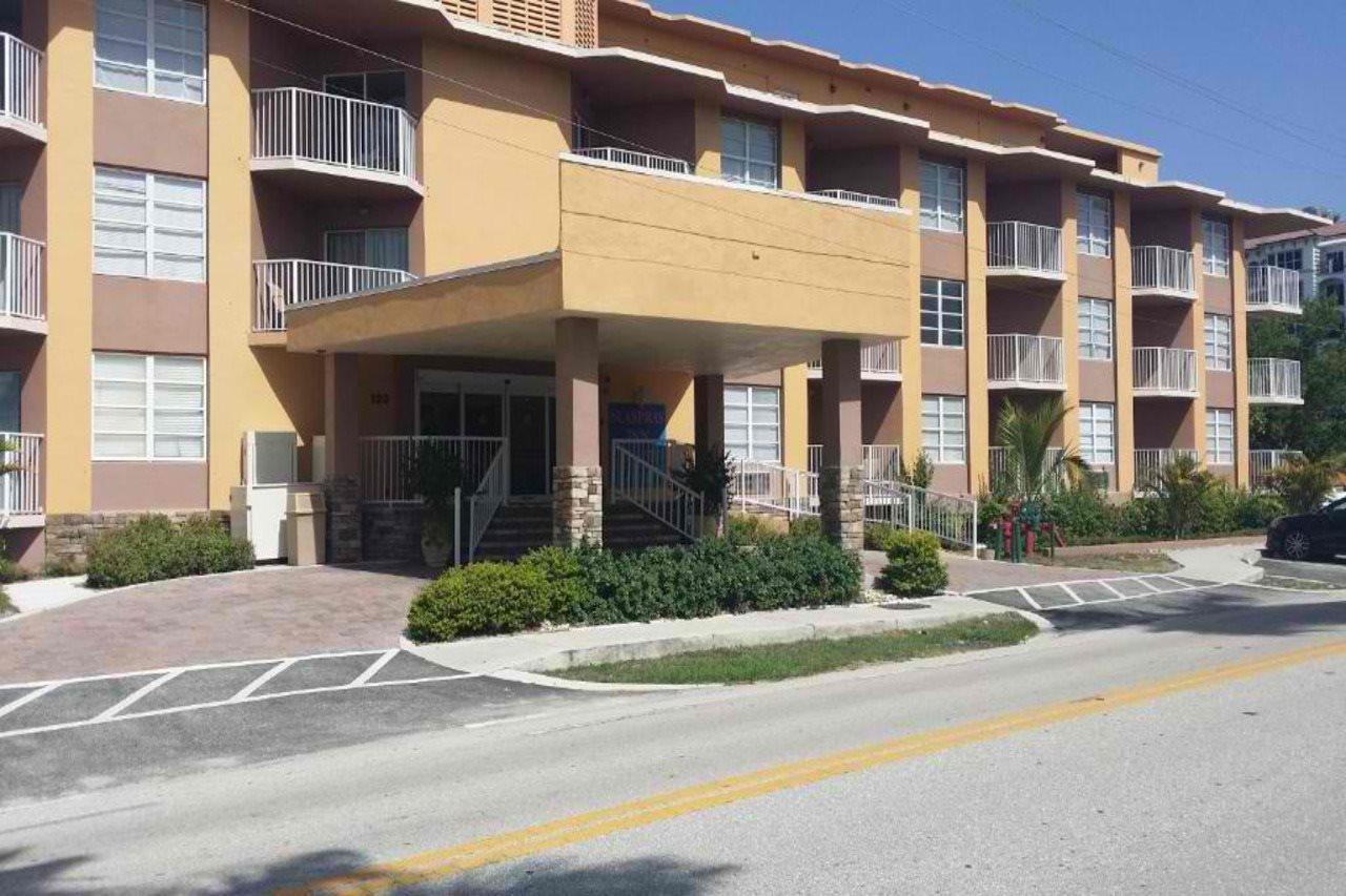Seaspray Hotel