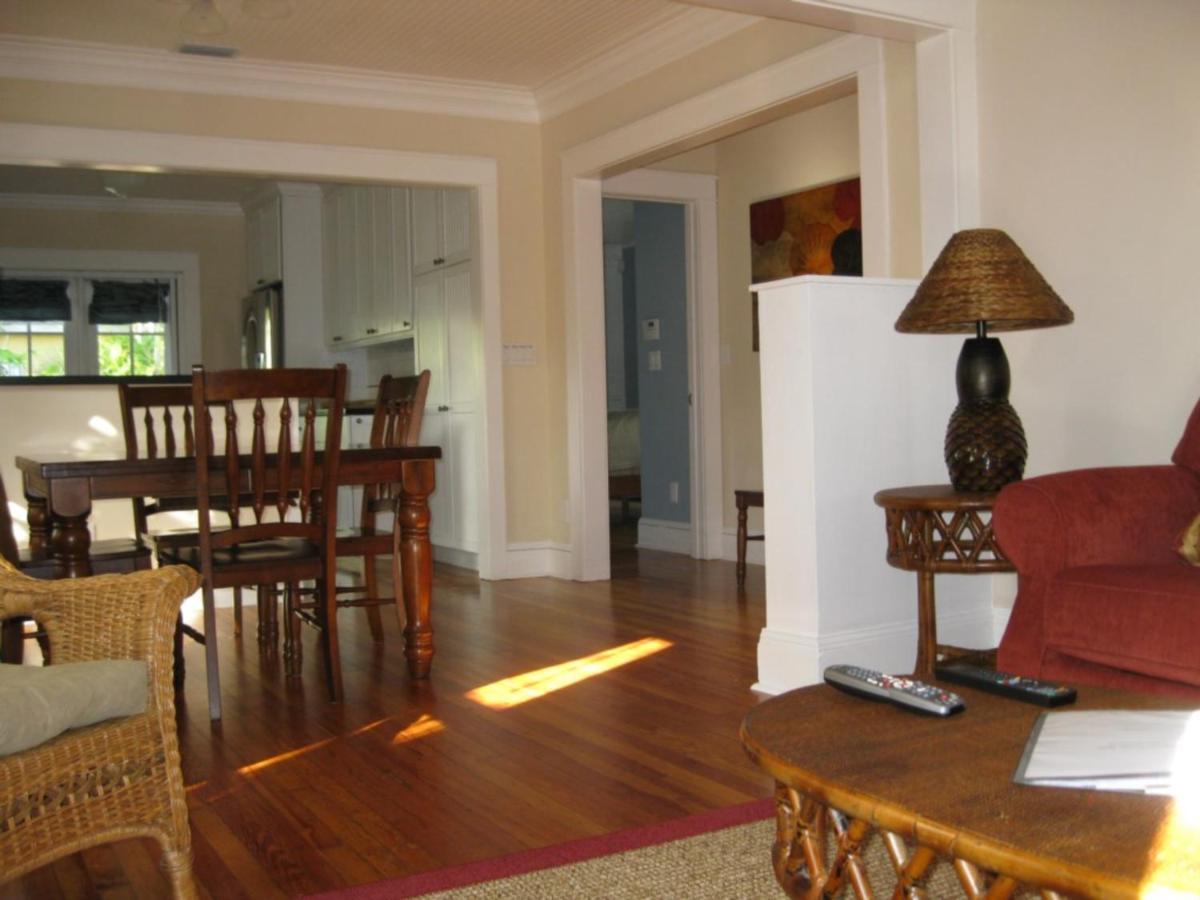 Mango Haus 2bd 2ba Private Pool And Parking Holiday home *