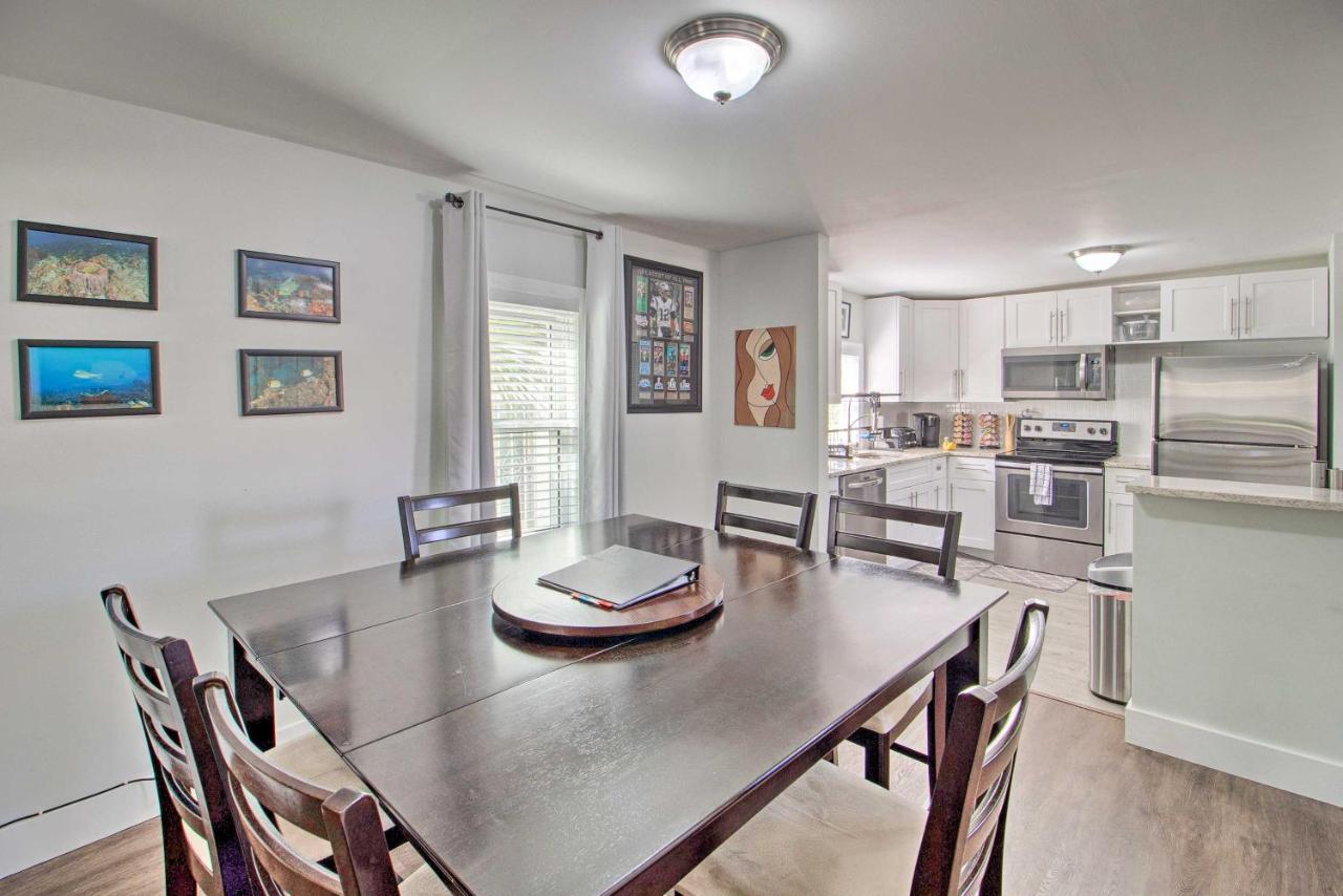 Holiday home Updated With Patio And Yard Less Than 2 Mi To Palm Beach! West Palm Beach