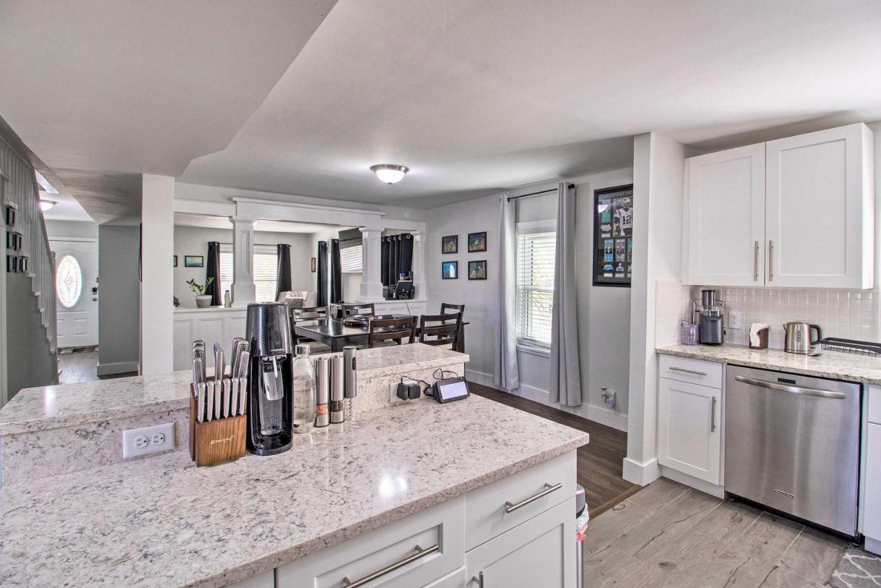 Holiday home Updated With Patio And Yard Less Than 2 Mi To Palm Beach! West Palm Beach