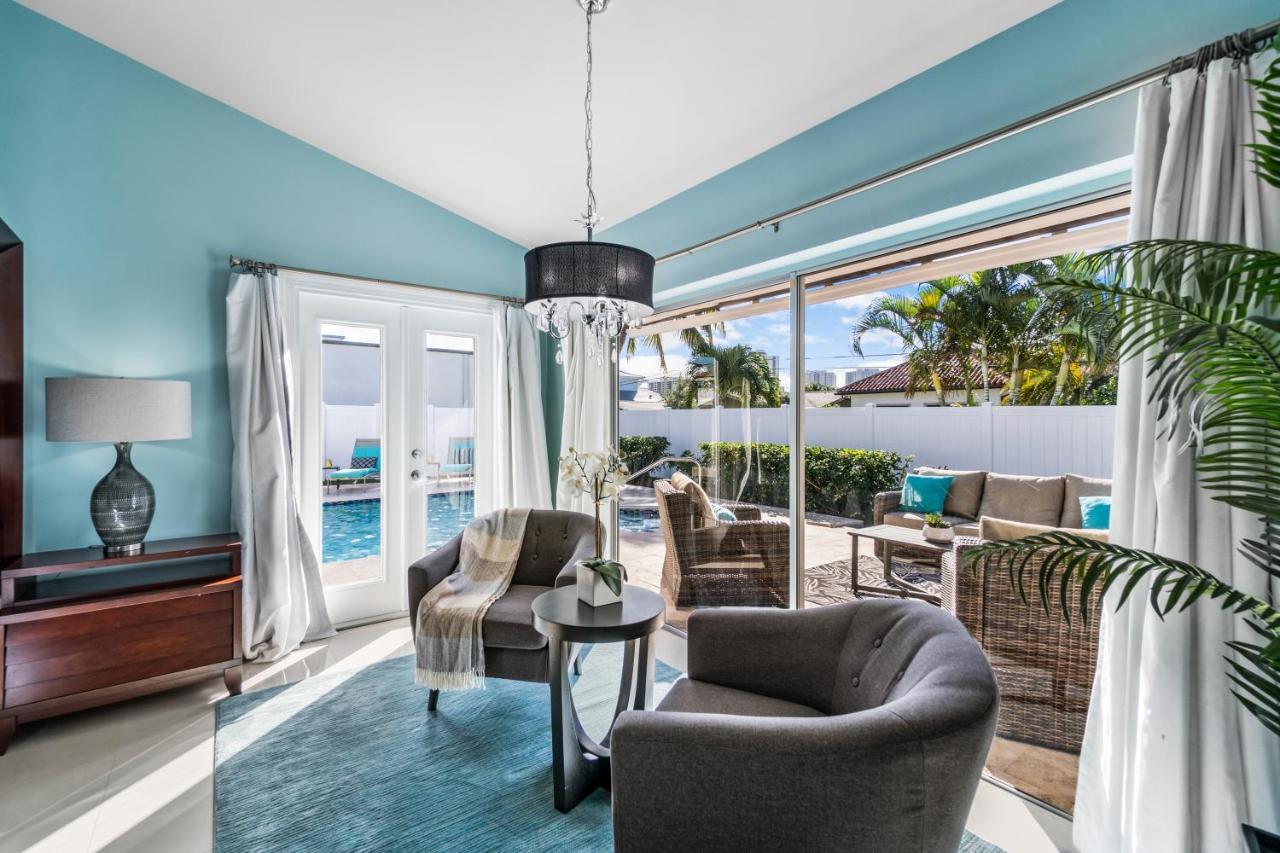 Heated Pool/htub & Pool W/tv Walk To Beach! Casa de férias West Palm Beach