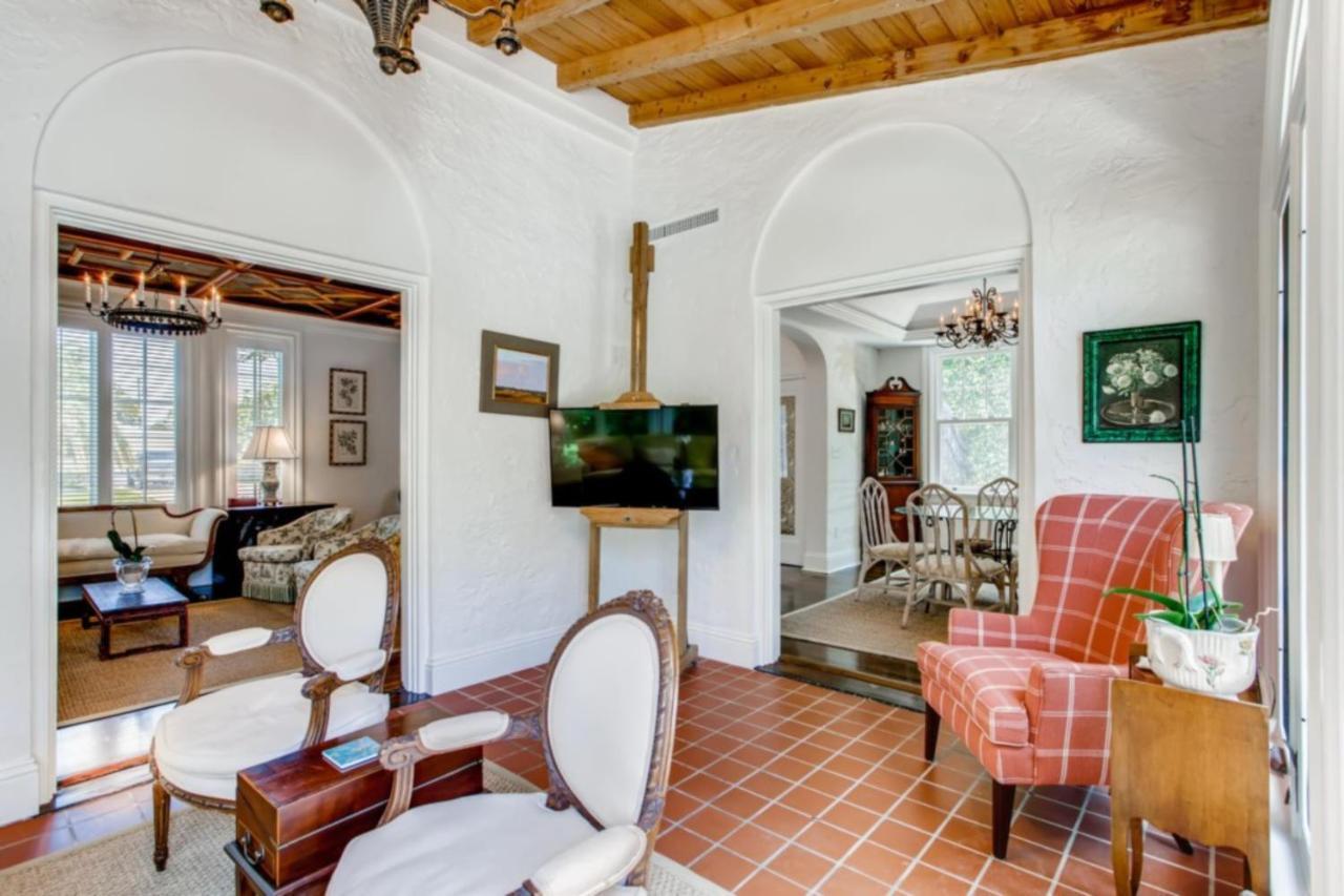 Blanca 4bd 3.5ba Private Pool And Parking Holiday home *