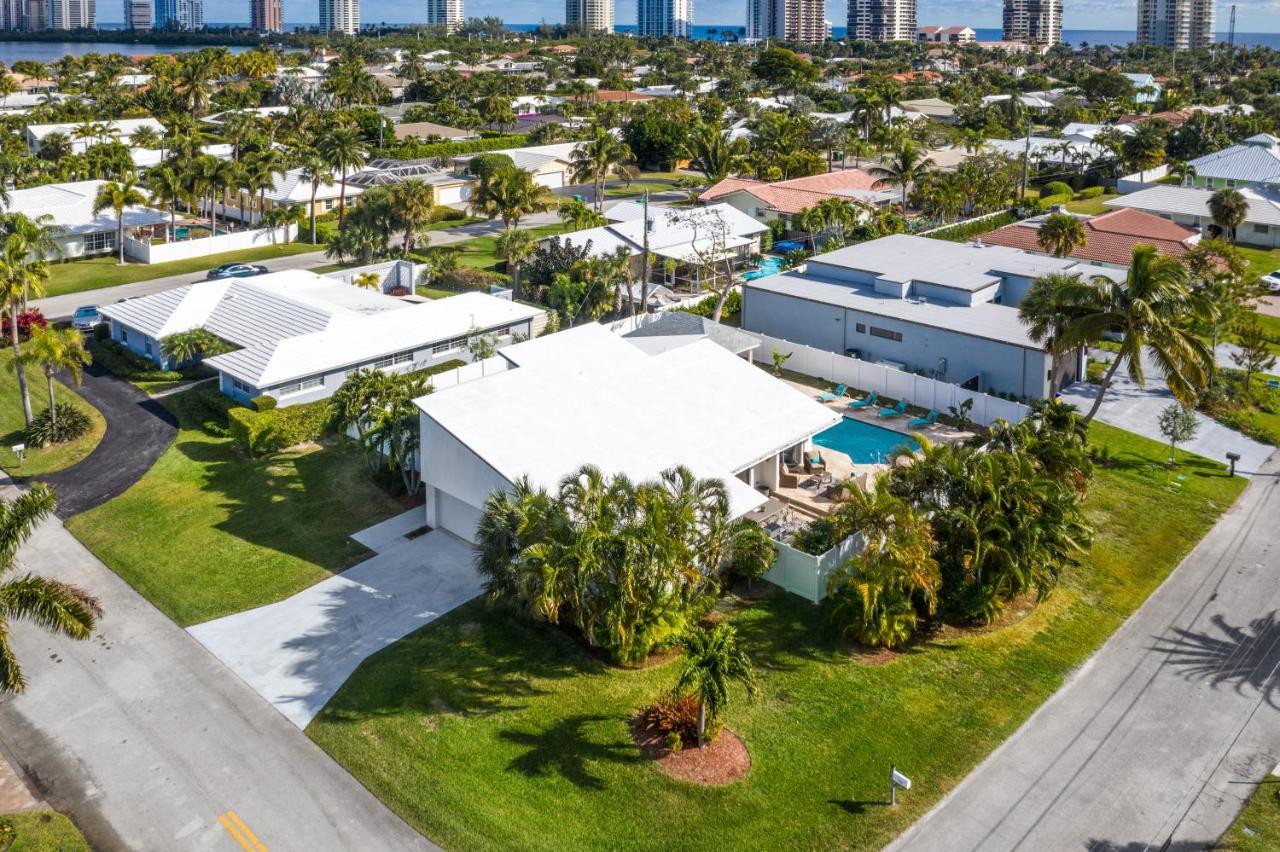 Heated Pool/htub & Pool W/tv Walk To Beach! * West Palm Beach