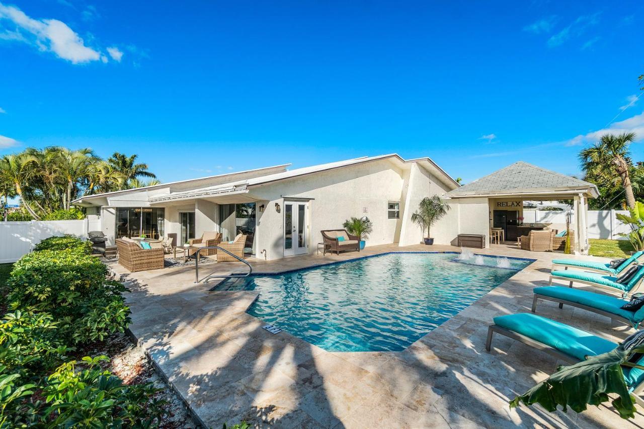 Casa de férias Heated Pool/htub & Pool W/tv Walk To Beach! *