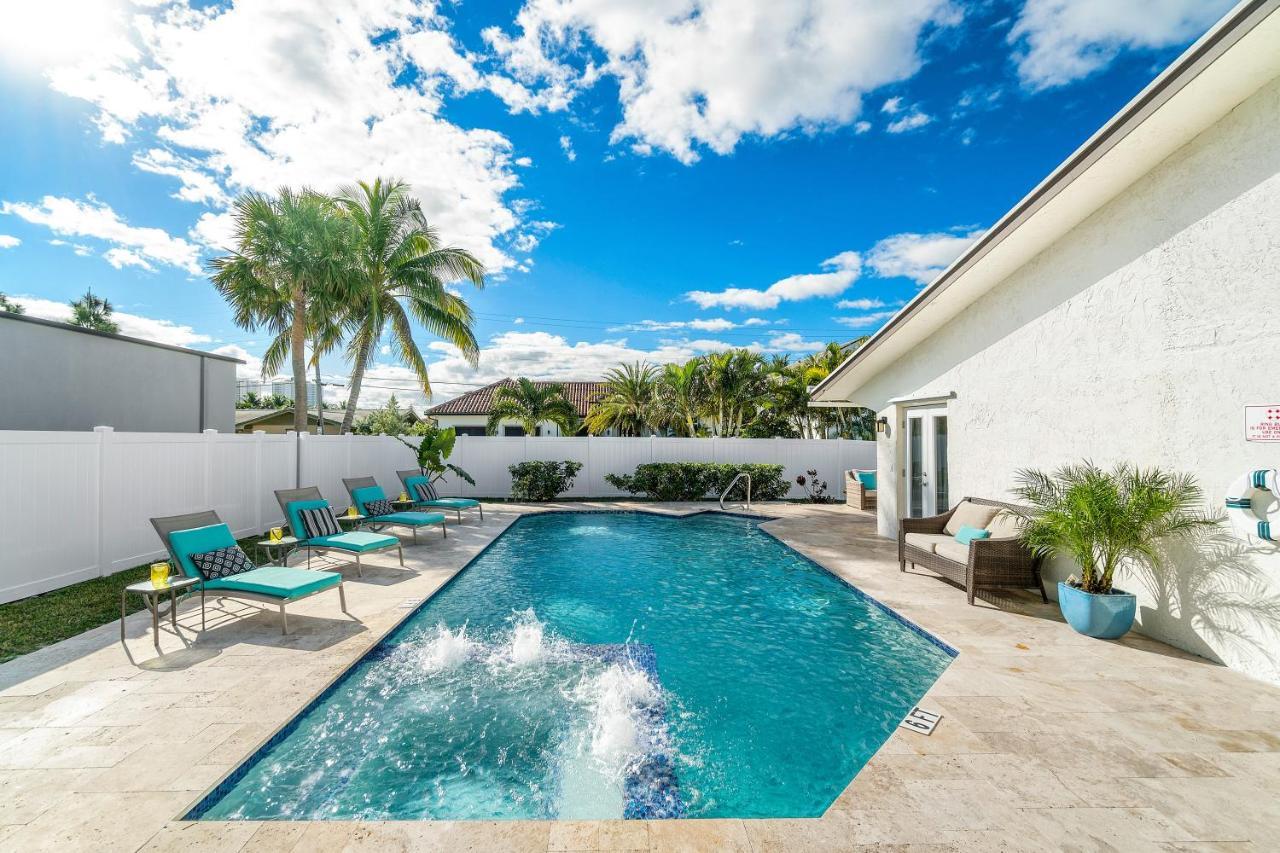 Heated Pool/htub & Pool W/tv Walk To Beach! Casa de férias West Palm Beach