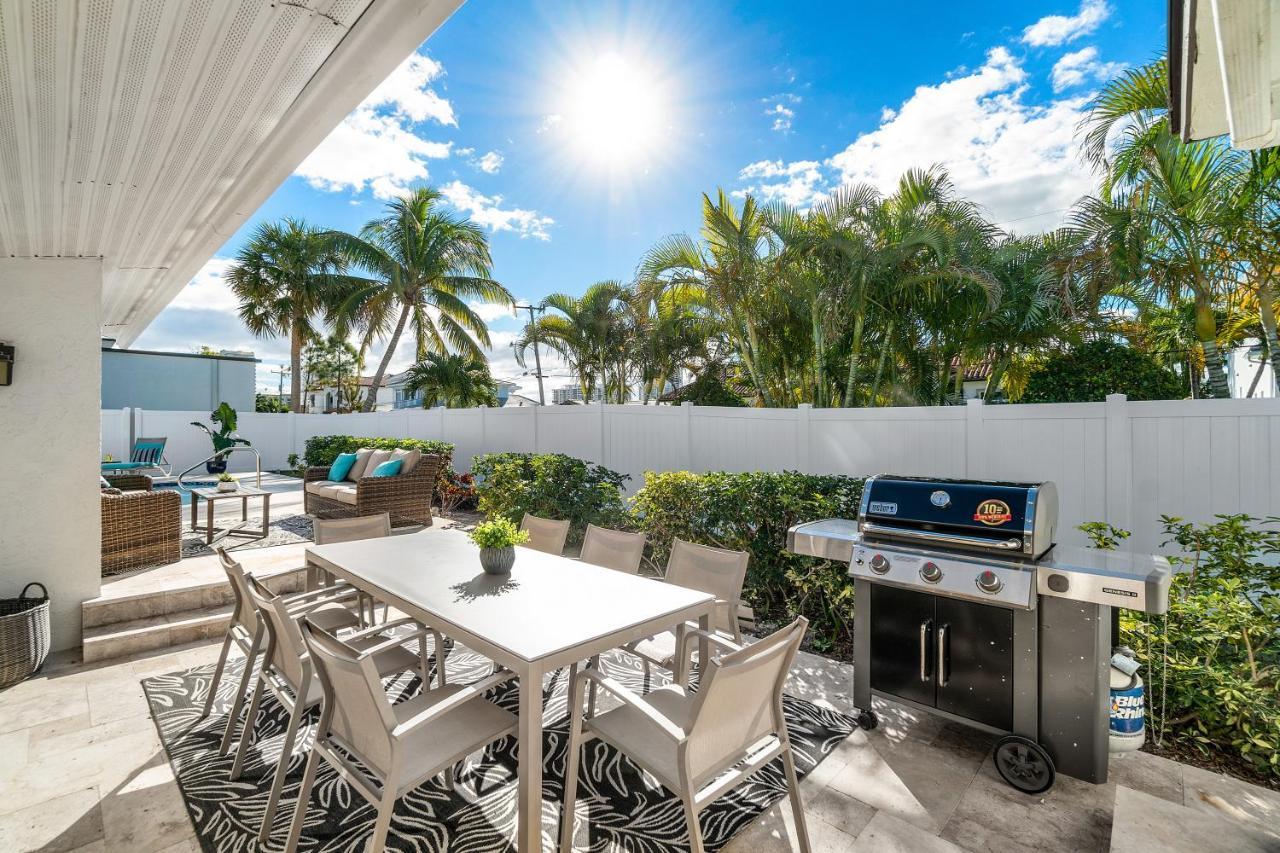 Heated Pool/htub & Pool W/tv Walk To Beach! Casa de férias