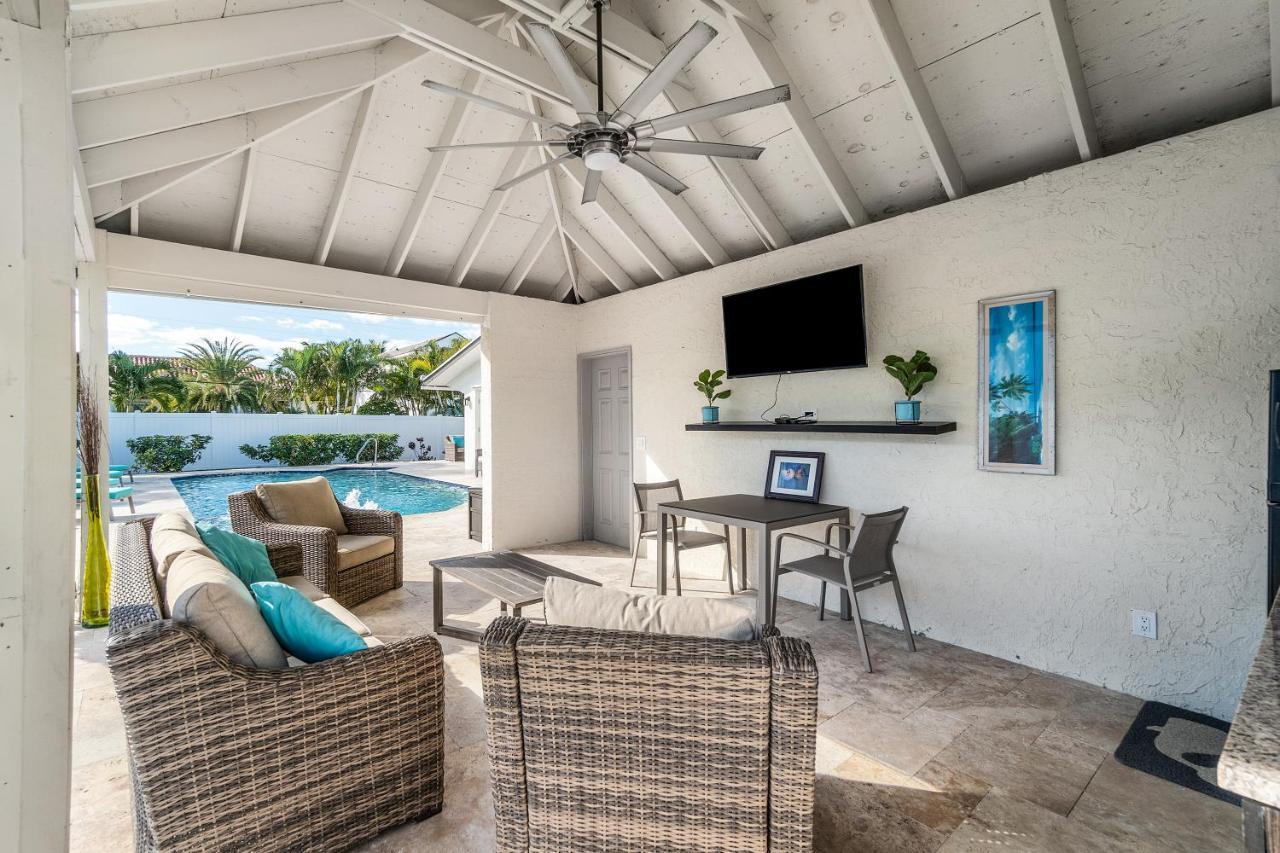 Heated Pool/htub & Pool W/tv Walk To Beach!