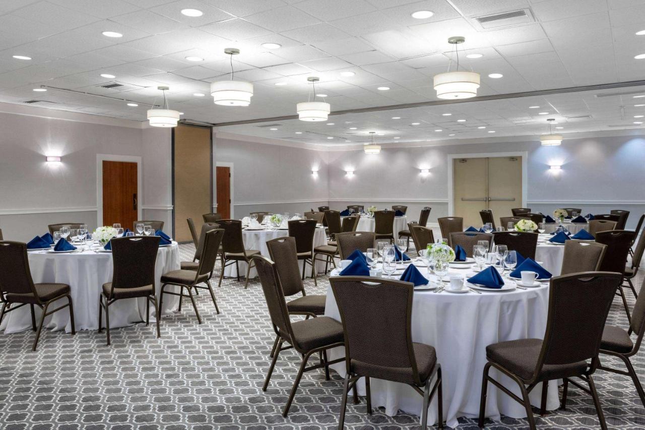 Ramada By Wyndham West Palm Airport Hotel