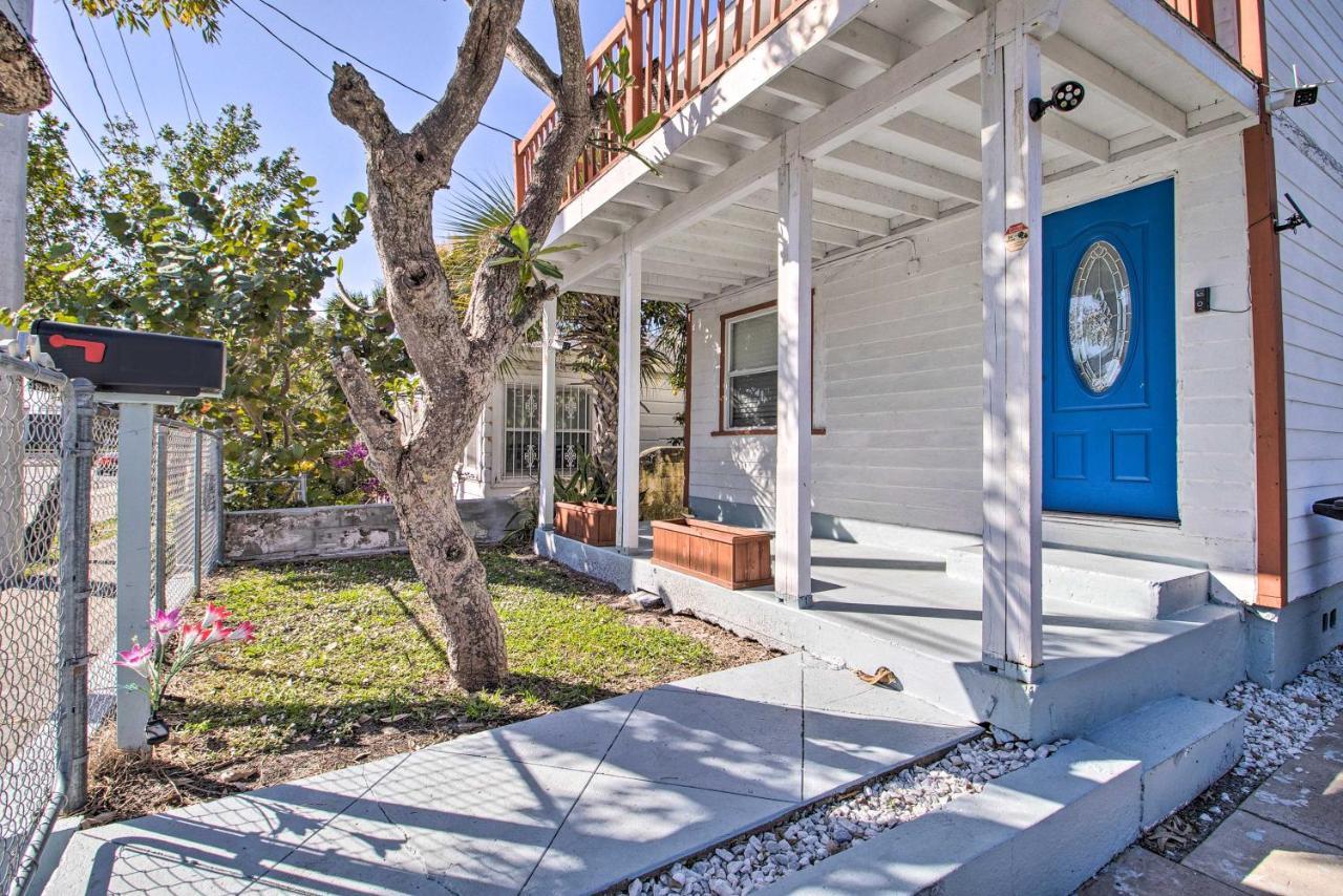 Updated With Patio And Yard Less Than 2 Mi To Palm Beach! Holiday home West Palm Beach