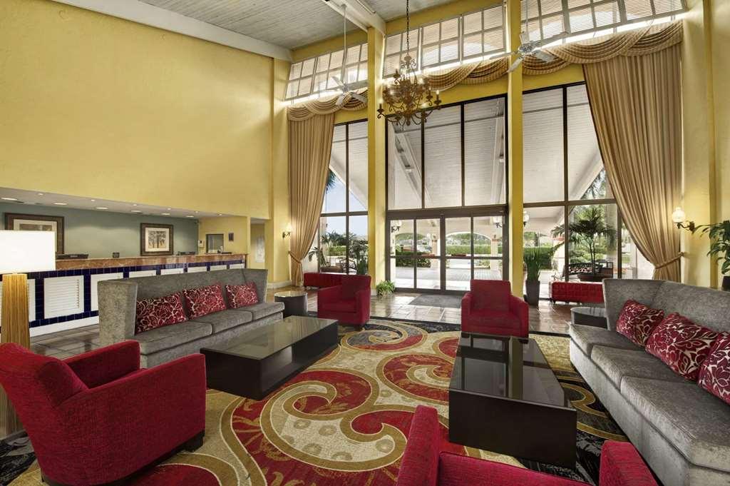 Ramada By Wyndham West Palm Airport Hotel
