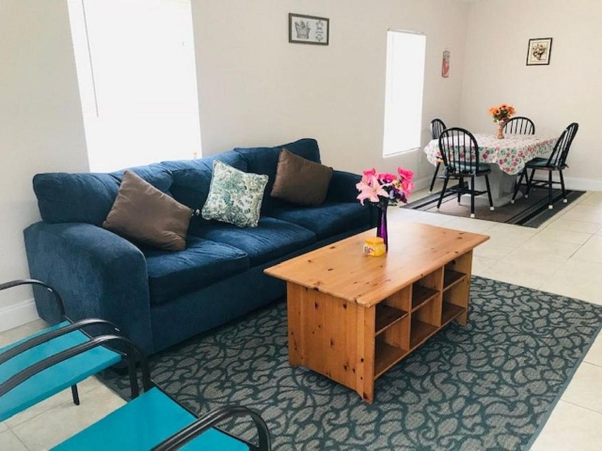 Spacious Beach House Right By The Sea! West Palm Beach