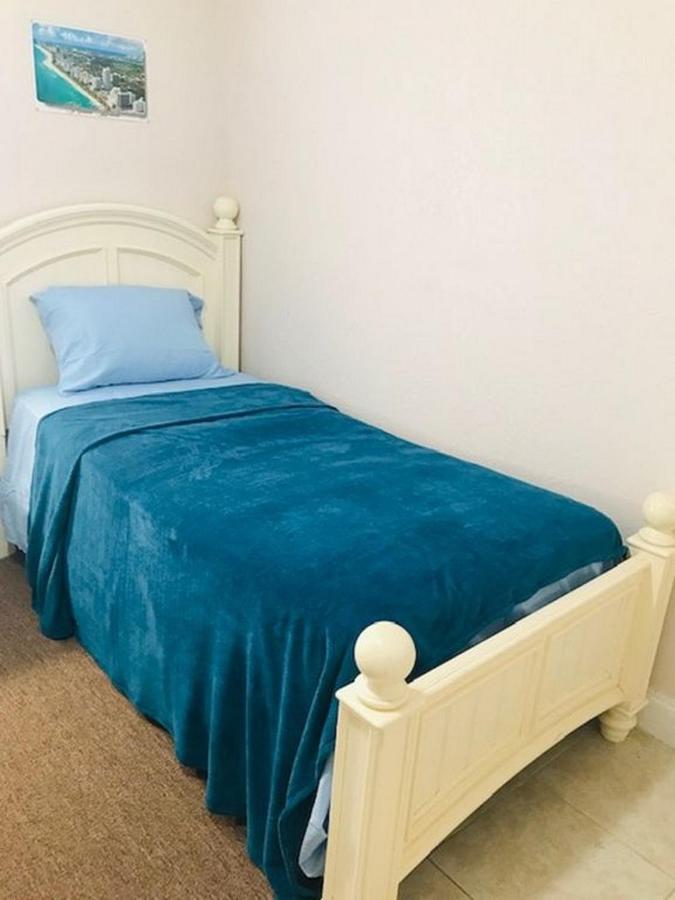 Holiday home Spacious Beach House Right By The Sea! West Palm Beach