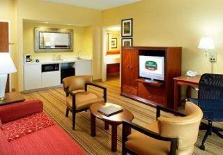 Courtyard By Marriott West Palm Airport Hotel West Palm Beach