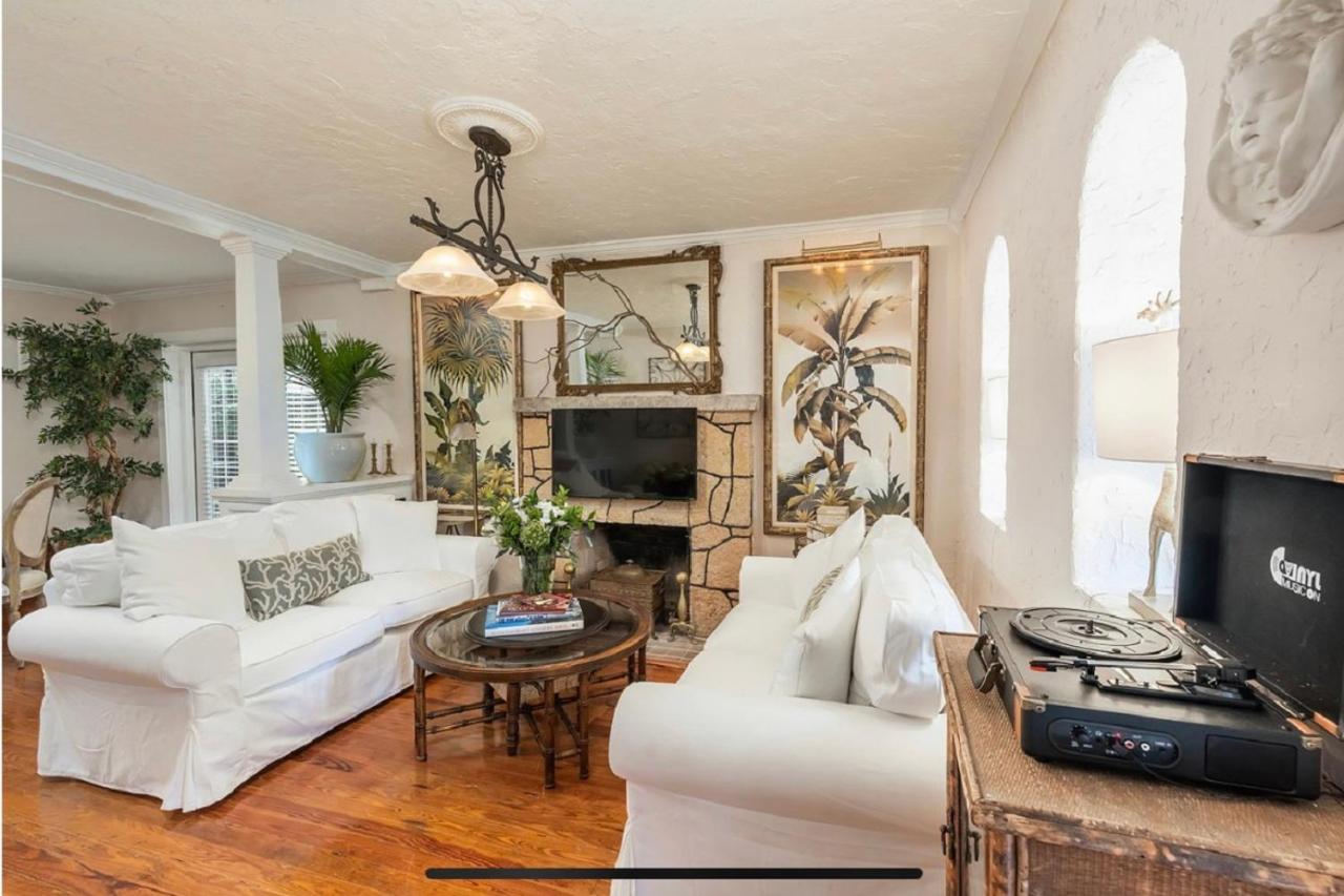 Holiday home Tropical Designer House In Heart Of Antique Row Wpb *