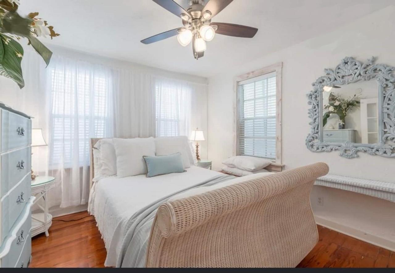 Tropical Designer House In Heart Of Antique Row Wpb *