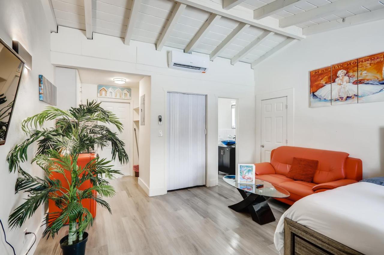 Coral Sands Boutique Lux