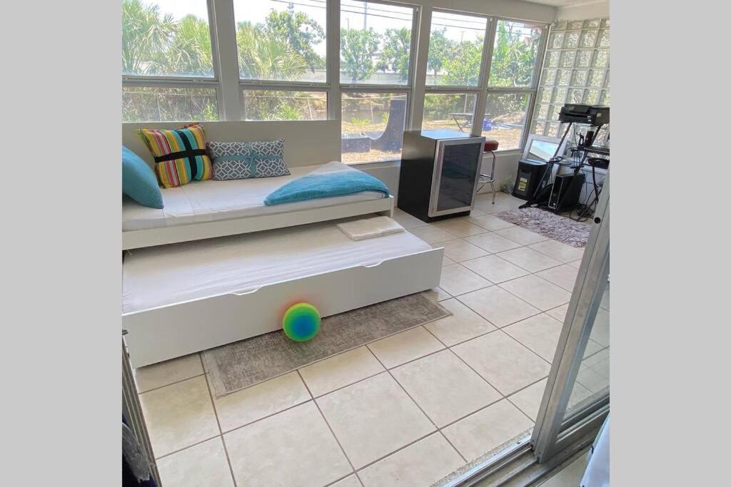 Perfectly Relaxing Queen Suite/freestanding Tub, * West Palm Beach