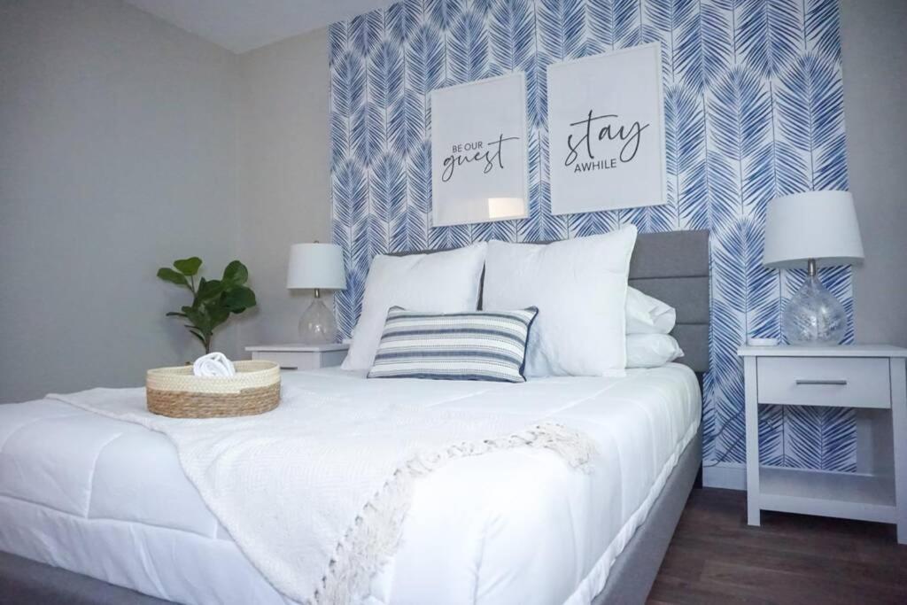The House At Seascape Steps From The Beach, Marina And Shops! West Palm Beach