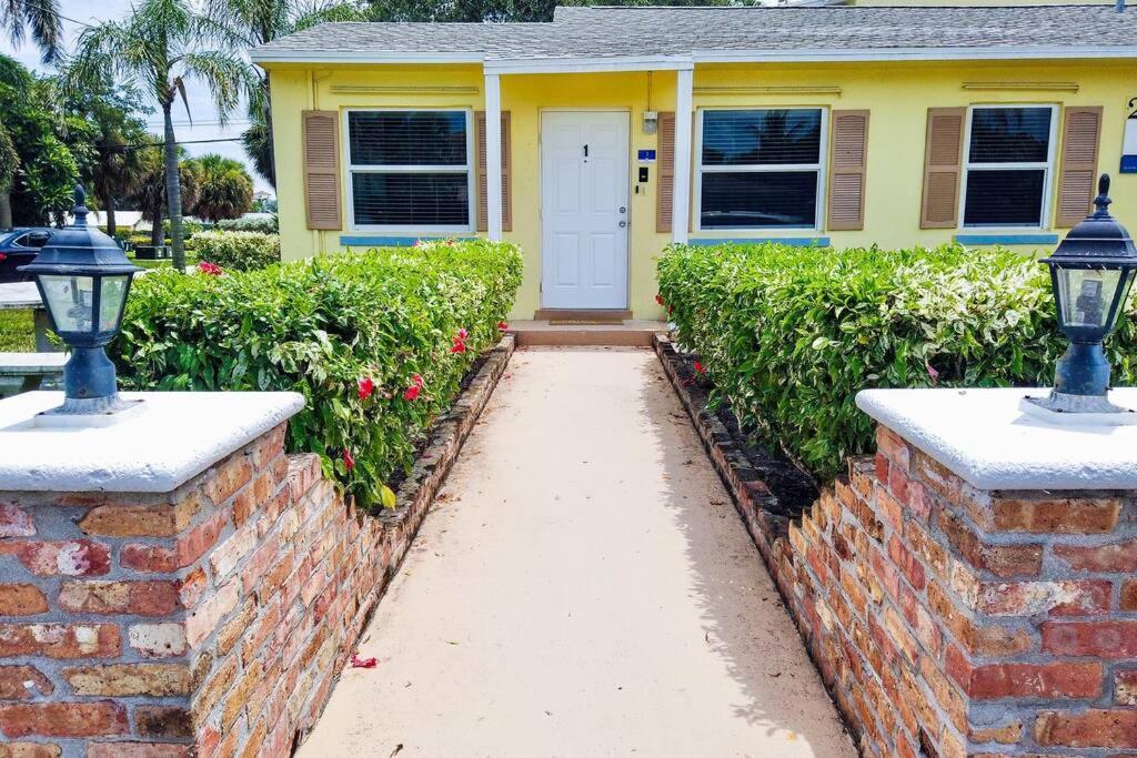 Holiday home The House At Seascape Steps From The Beach, Marina And Shops! West Palm Beach