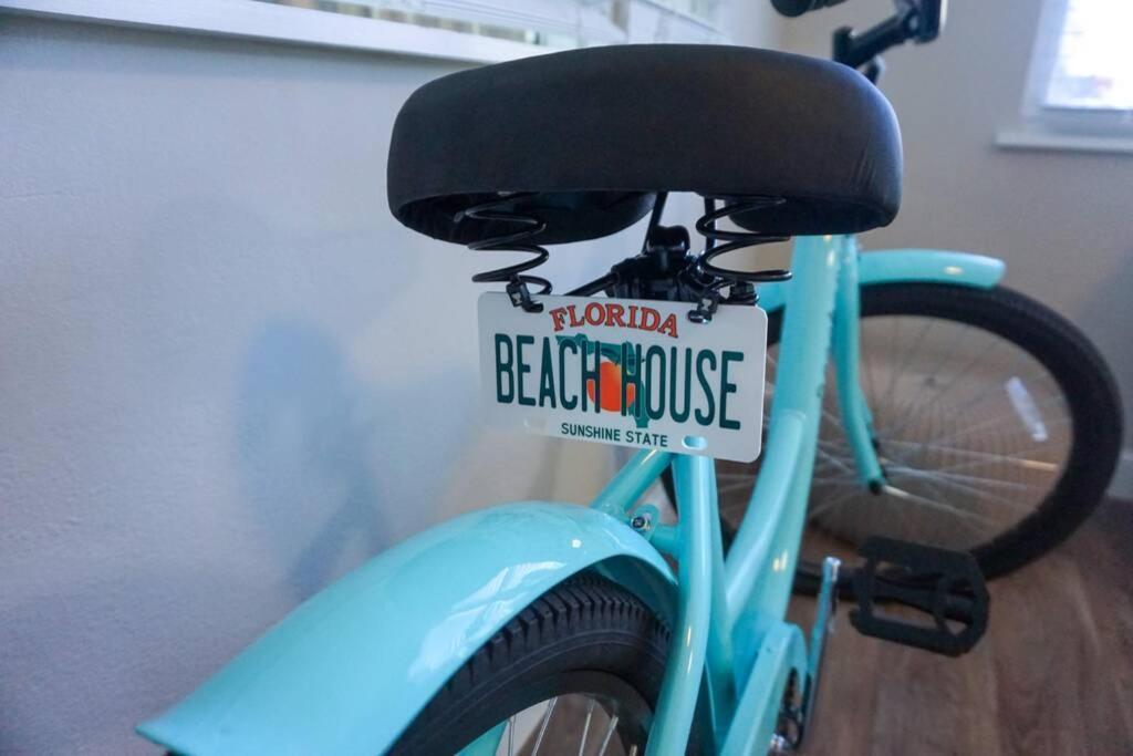 The House At Seascape Steps From The Beach, Marina And Shops! West Palm Beach