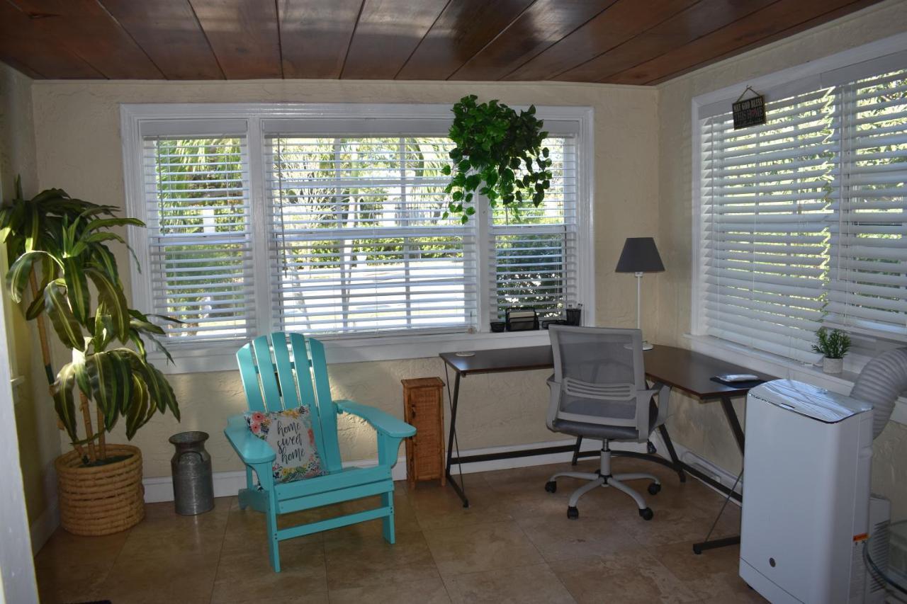 In The Heart Of West Palm Beach, Pets Welcome * West Palm Beach