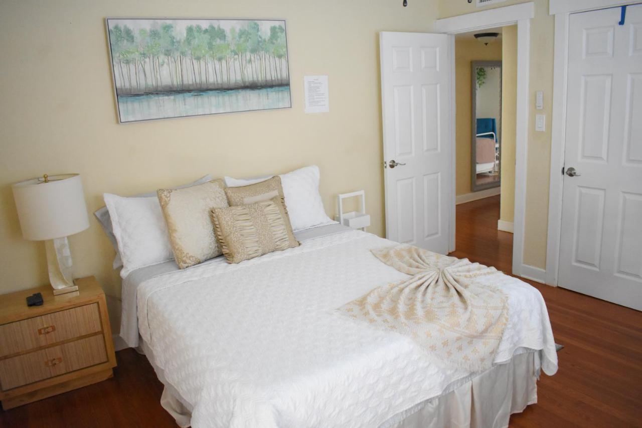 In The Heart Of West Palm Beach, Pets Welcome