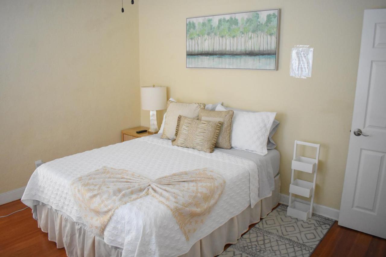 In The Heart Of West Palm Beach, Pets Welcome *