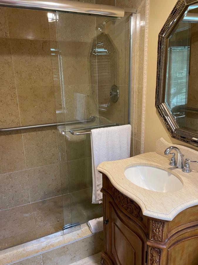 Holiday home Unwind Island 3 Bedrooms 3 Full Washrooms *