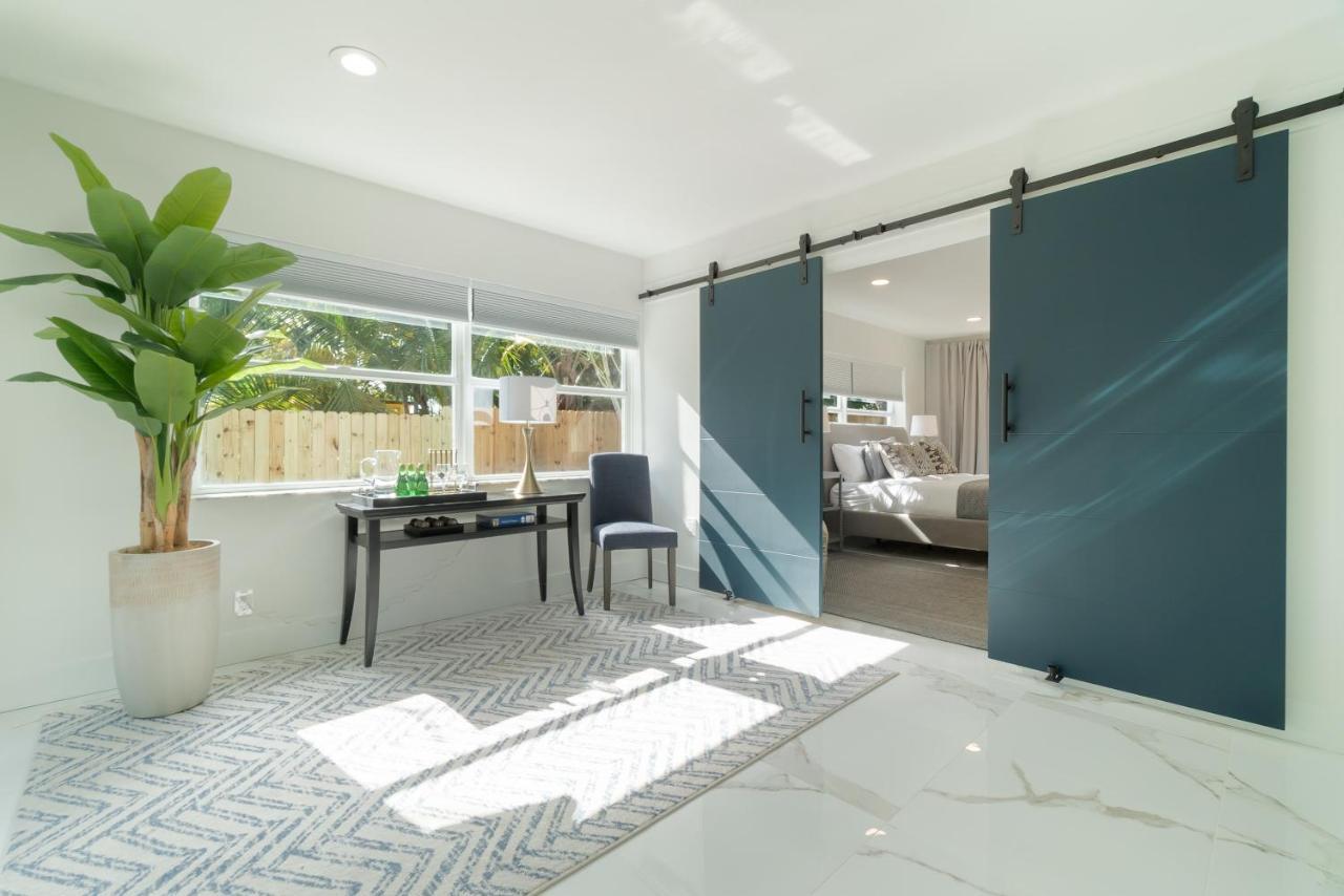 Elegant 5br West Palm Near West Palm Beach