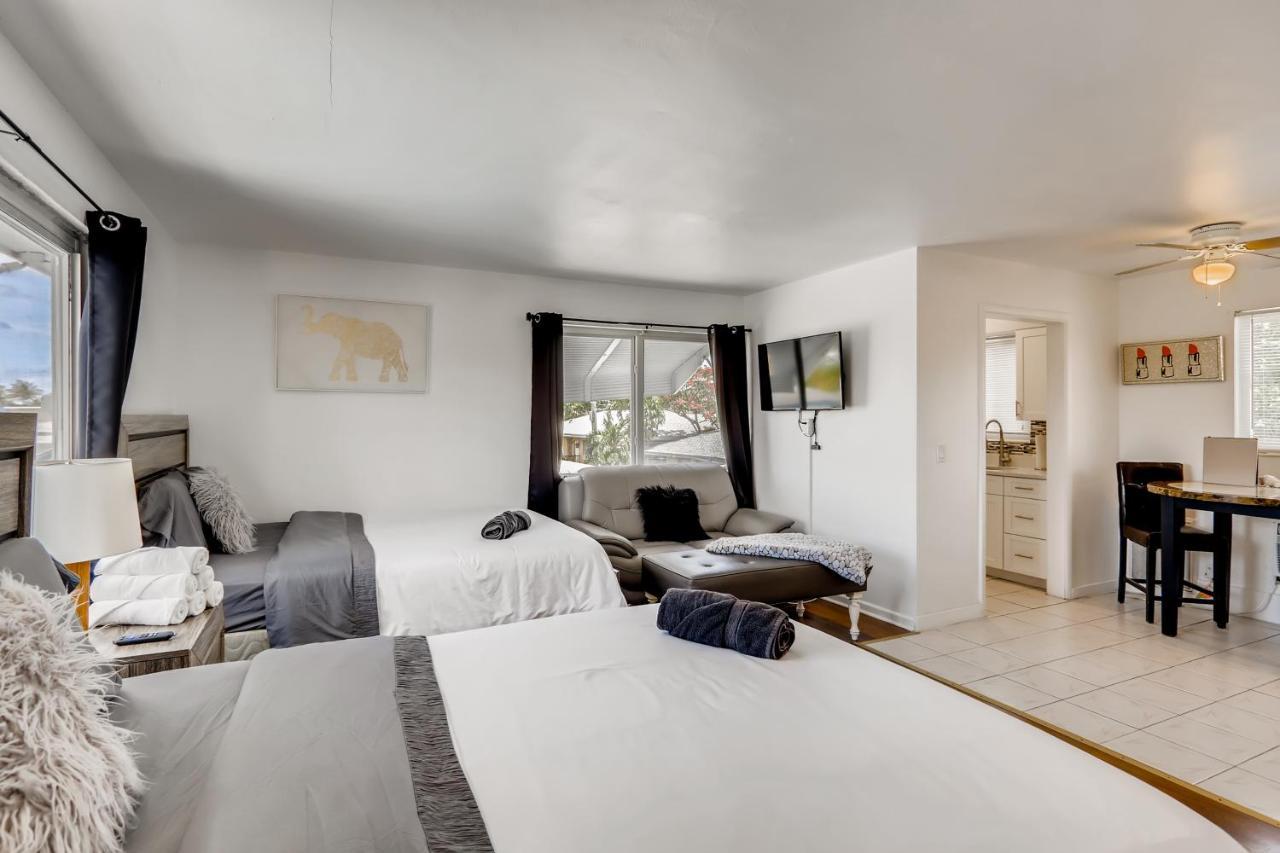 Coral Sands Huge W/ 2 Queen Beds! * West Palm Beach
