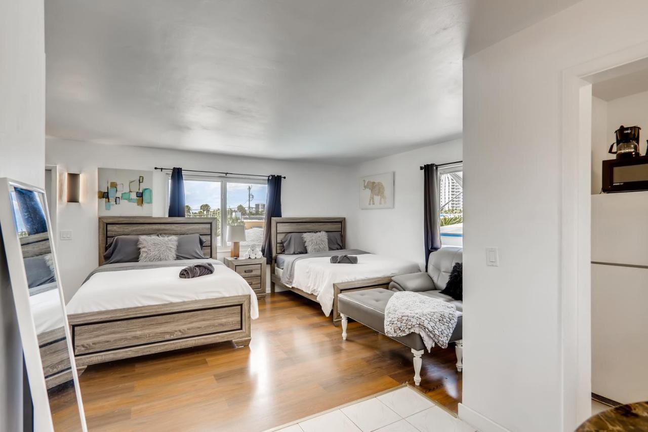 Coral Sands Huge W/ 2 Queen Beds!