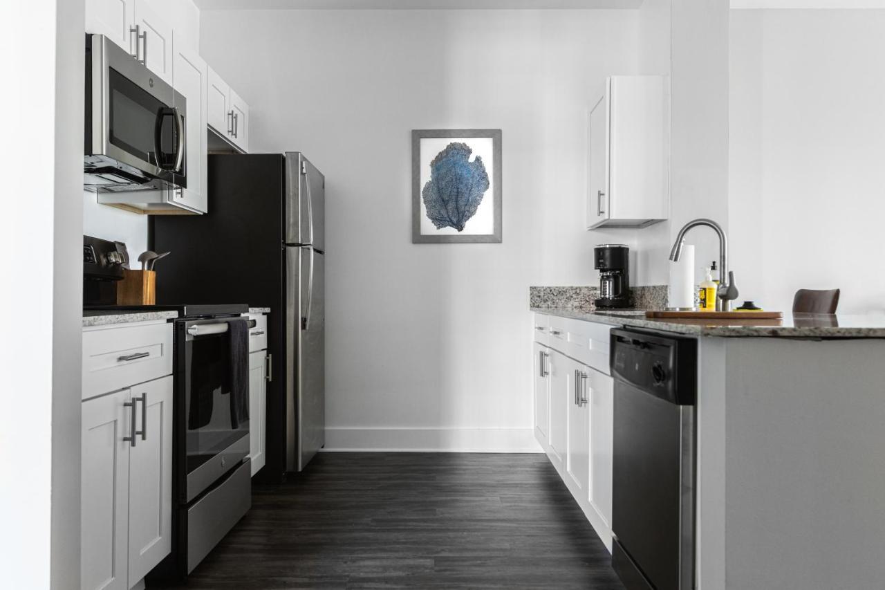 Blackswan - Rosemary Sq - Bohemian Loft With Balcony Apartment
